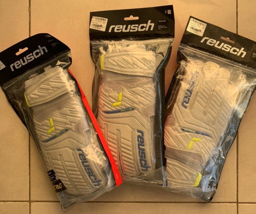 Reusch Semiprofessional Goalkeeper Gloves 3