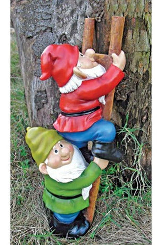 Design Toscano Climbing Gnomes Statue 1