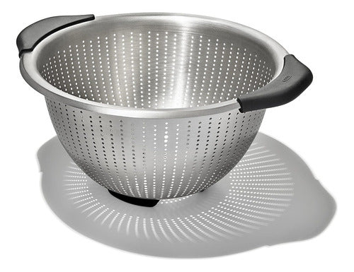 OXO Stainless Steel Colander 4.7 Liters with Comfort Handle 0