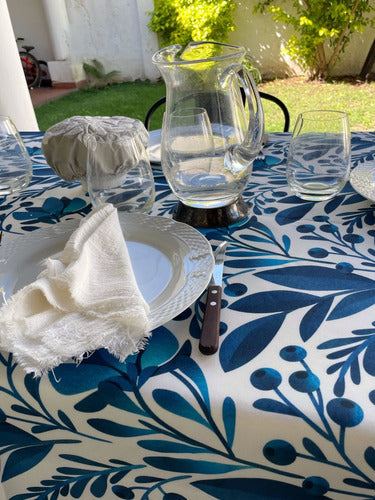 Stain-Resistant Printed Gabardine Tablecloth Repels Liquids 3m 56