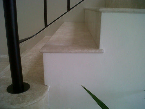 DE MORI MÁRMOLES Revestimiento Escalera A Pedido Marmol/Silestone/Travertino 4