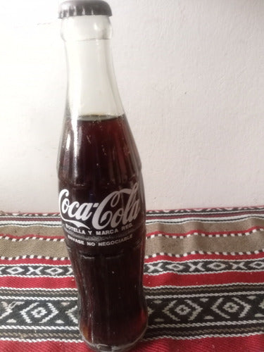 Antigua Botella De Coca Cola Tamaño Bar Llena 1