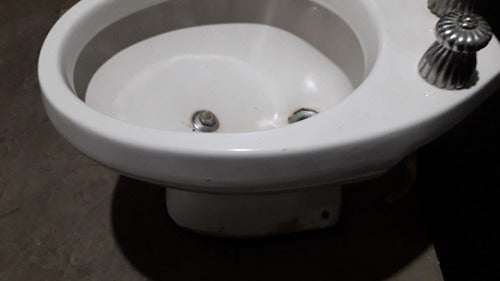 Bidet Olmos Con Griferia 3