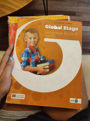 Global Stage 4 (literacy Book + Lenguage Book) 0