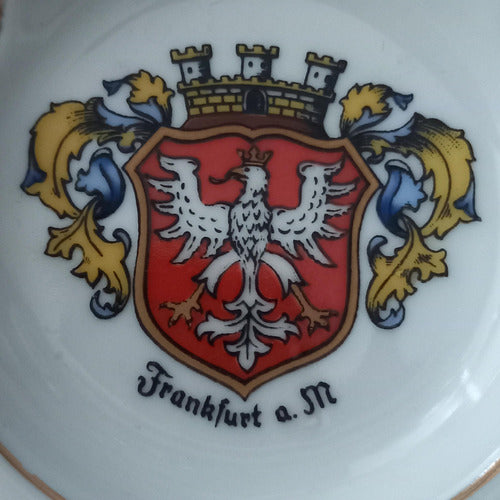 Viejo Cenicero Porcelana Alemana Escudo Frankfurt 1