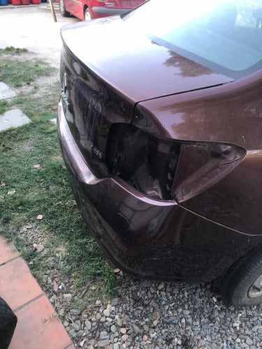 Carrocería Renault Logan Entera O Por Partes 5