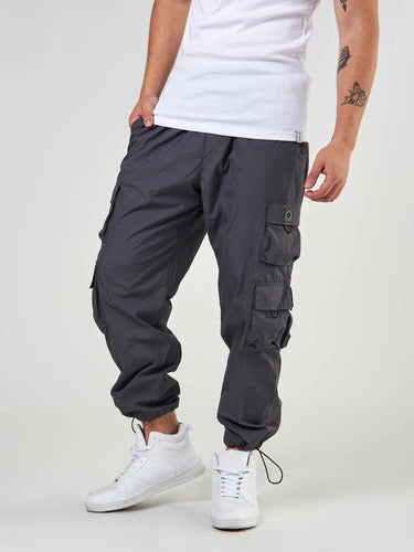 Men's Wrinkled Effect Cargo Jogger Pants 0