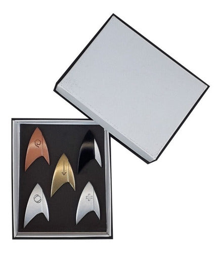 Federacion Set of 5 Metal Badges Travel to the Stars Discovery 5