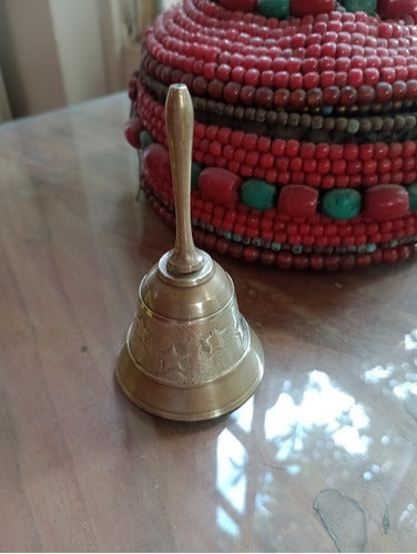 Campana Miniatura Oriental Con Estrellas Grabadas. 0