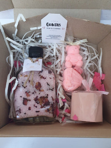 Relaxing Spa Bath Gift Set: Aromatic Candle and Soap Kit 1