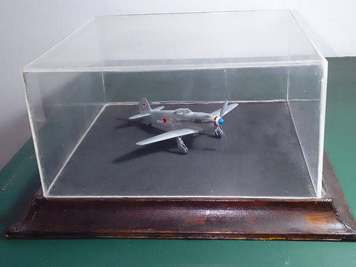 Modelo De Avión A Escala 1/72 Yakolev Yak-3. 2