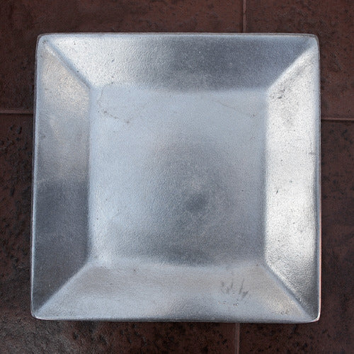 La Vaca Tuerta Square Aluminum Plate - 24 cm 1