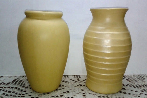 Roman Cupped Vase with Ceramic Leaves 27 cm Tall 4