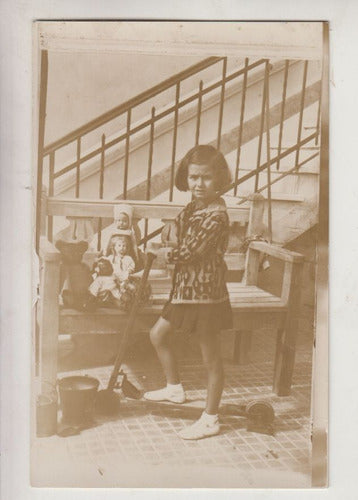 1932 Fotografia Niña En Monopatin Con Juguetes Montevideo 0