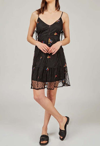 Short Lace Dress with Embroidered Floral Details and Adjustable Straps - Laila Natalie 7