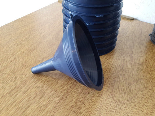 M&D Plastic Funnel Small No. 8 Diameter 8cm Reinforced 2