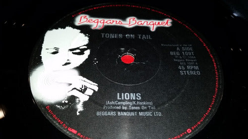 Tones On Tail Lions Go Vinilo Maxi Uk Muy Buen Estado 1984 1