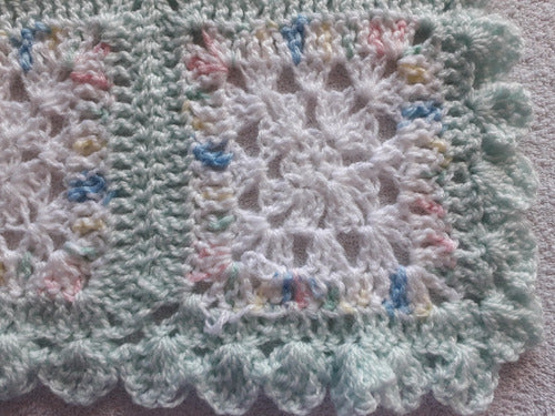 Manta De Bebé Tejida A Mano En Crochet Blanco Model6 Liquido 1