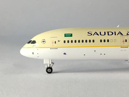 Saudia Boeing 787-9 Dreamliner 1:400 Scale Model Plane 4