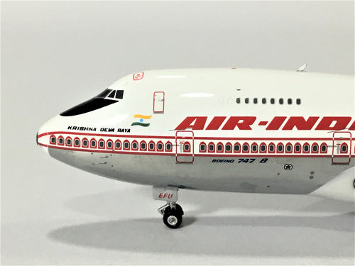 Boeing 747-200 Air India Scale Model 1:400 by Phoenix Models 4