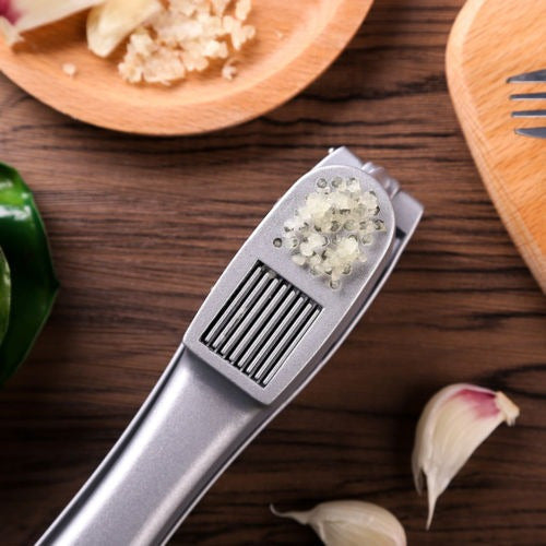 Garlic Press, Crusher, Juicer, and Slicer in Aluminum 3