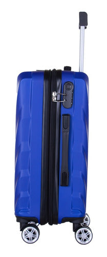 Small Cabin Suitcase with Expandable Gusset 10