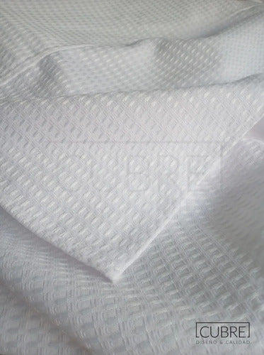 CUBRE Light Bed Cover for Double Bed Honeycomb 215x245 2