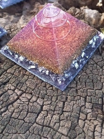 Carola Holistica Orgon Orgonite Pyramid 4 Faces - Pack of 7 Units 3