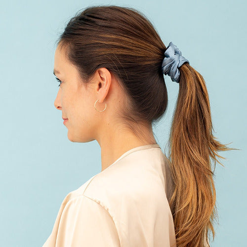 Scrunchie Saten Mantra 1