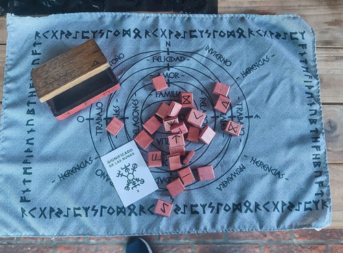 Runic Cloth 70x70 + Runes + Handcrafted Wooden Chest 1