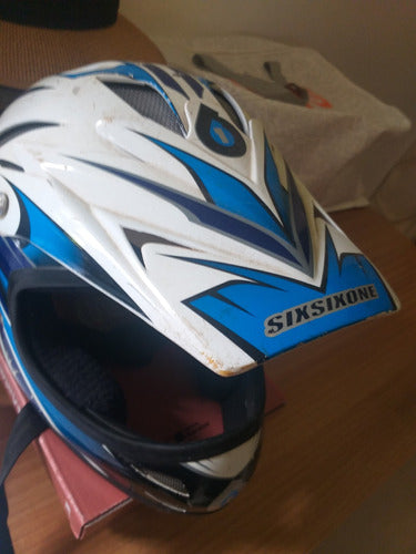 Capacete Sixsixone - Tamanho M - 57/58 Cm 0