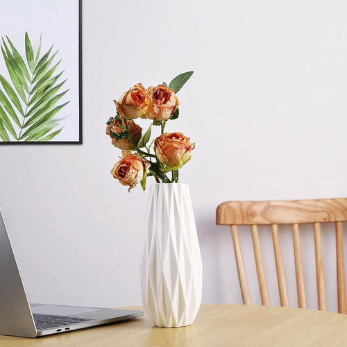 LBHDMZJK Simple White Ceramic Vase, Origami Flower Design 3