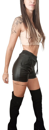 Novus Short Engomado Negro Mujer 2