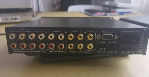 Preamplificador Parasound Zpre2 Con Control Remoto 1