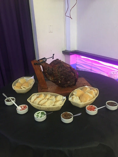 Frigorífico Octava Cooked Pork Leg with Three Sauces 1