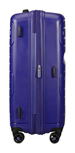 American Tourister Medium Lightweight Suitcase - Travel Guarantee, Tuvalija Luggage 2