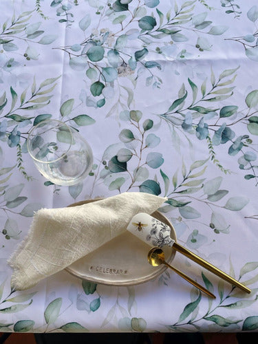 Stain-Resistant Printed Gabardine Tablecloth Repels Liquids 3m 3