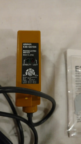 Omron Sensor E3S - GS1B4 1