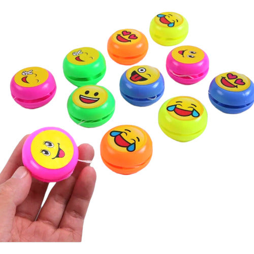 24 Pack Mini Yoyo Emoji Plastic Toy Piñata Souvenir 1