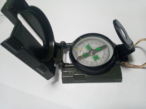 Metal Compass with Olive Cover 0