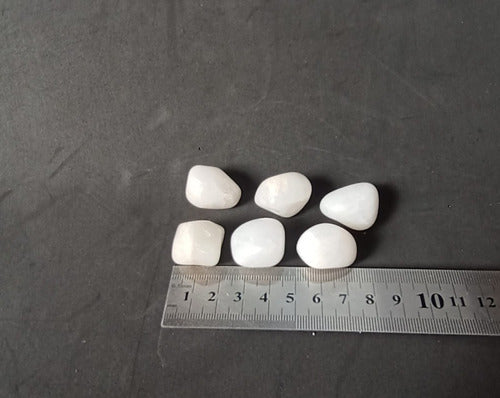 White Quartz Tumbled Stone - Ixtlan Minerales 3