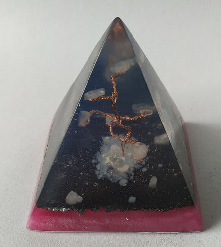 Pirâmide Orgonite Árvore Quartzo Rosa 6,5cm Magia E Cia 1