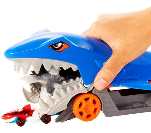 Hot Wheels Shark Trailer Playset - Tow and Transport Cars 2