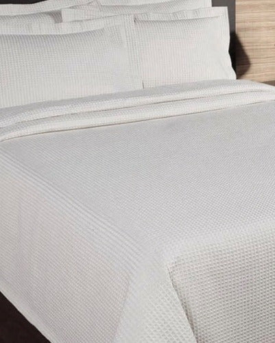 CUBRE Light Bed Cover for Double Bed Honeycomb 215x245 0