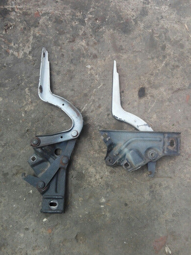 Mercedes Benz 280s Trunk Hinges 1