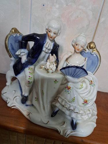 Porcelana Sellada Muy Fina Figura Dama Y Caballero Antiguos 5