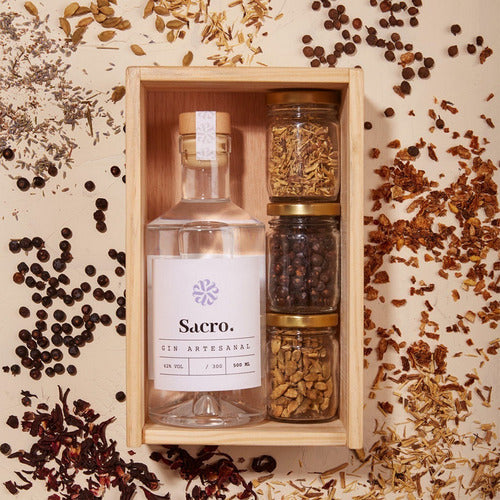 Sacro Gin 500 Ml. + 3 Botanicals in Wooden Box 0