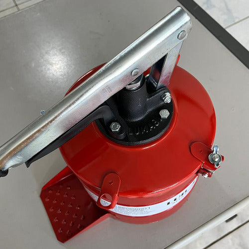 Bomba Graxa Engraxadeira Manual Graxeira 2 Kg Alta Pressão 3