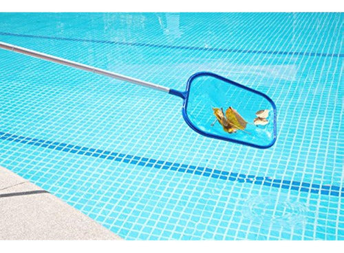 Aquatix Pro Pool Skimmer with Strong Pole and EZ Clips 3