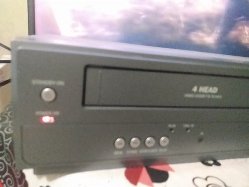 Video Cassete E Dvd Magnavox   Baixou 1